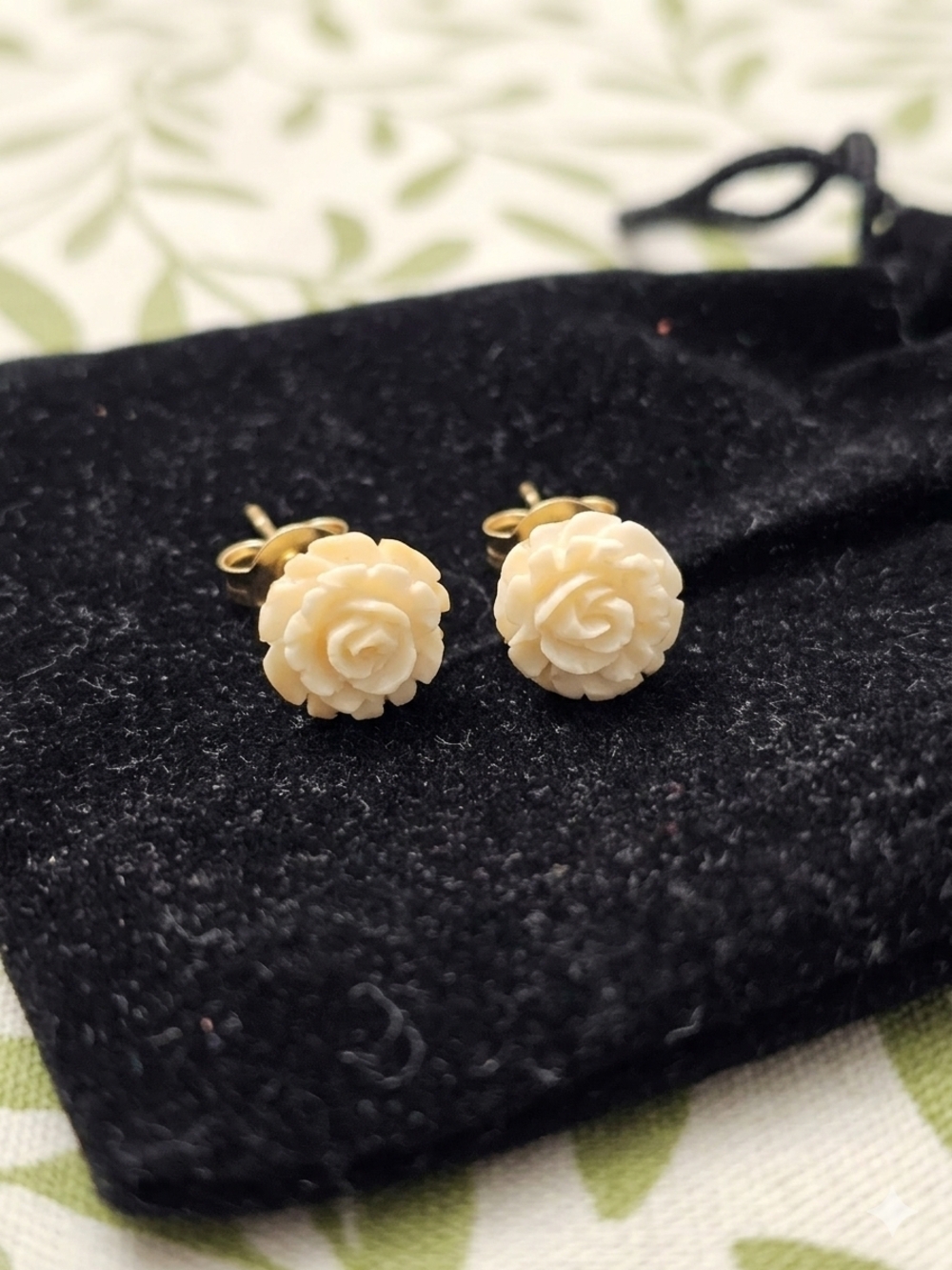 14K Gold Vintage Cream Rose Stud Earrings - Women Jewelry